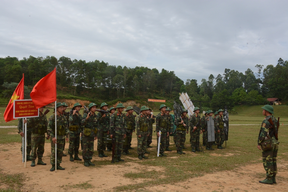 Trước khi bước vào huấn luyện, Trung đội trưởng luôn quán triệt, phổ biến rõ ý định, nội dung huấn luyện với Trung đội, đồng thời duy trì nghiêm kỷ luật thao trường.